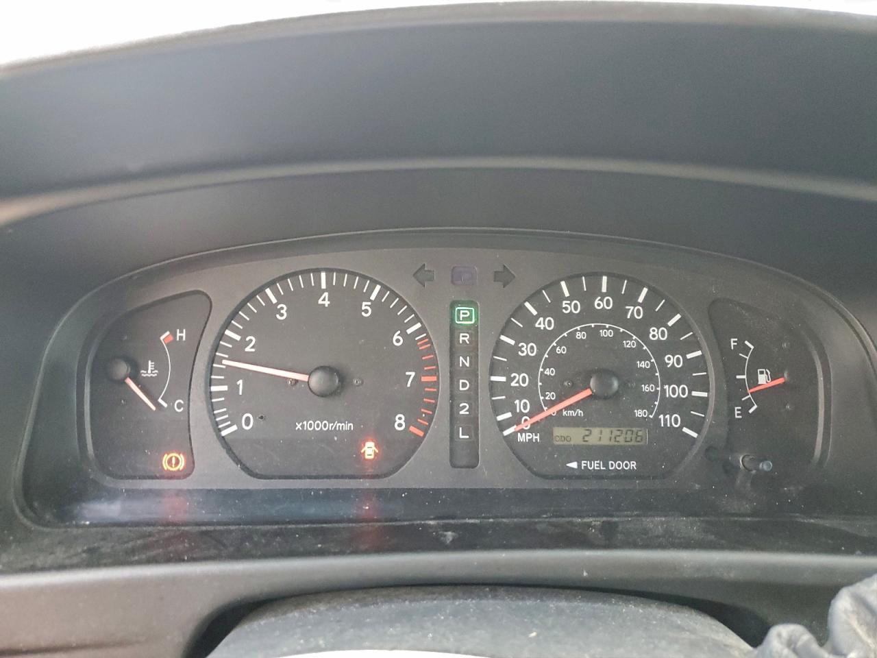1998 TOYOTA SIENNA LE photo 9