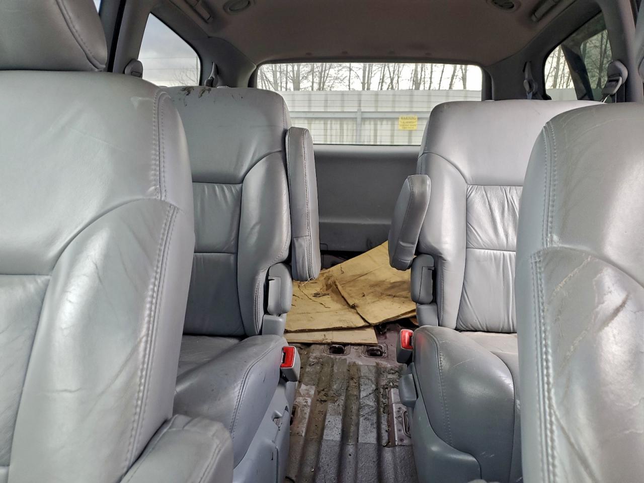 1998 TOYOTA SIENNA LE photo 10