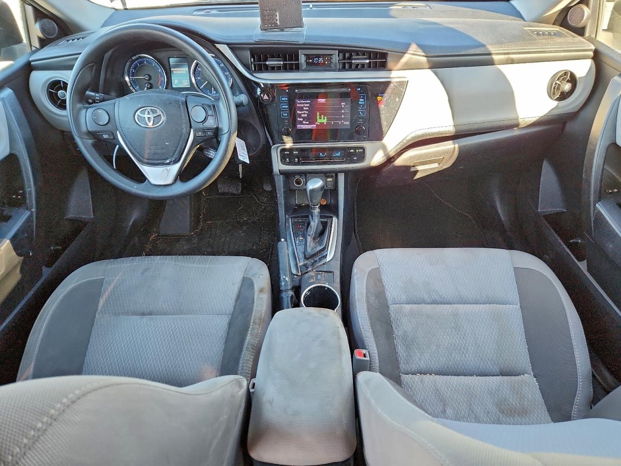 2018 TOYOTA COROLLA L photo 8