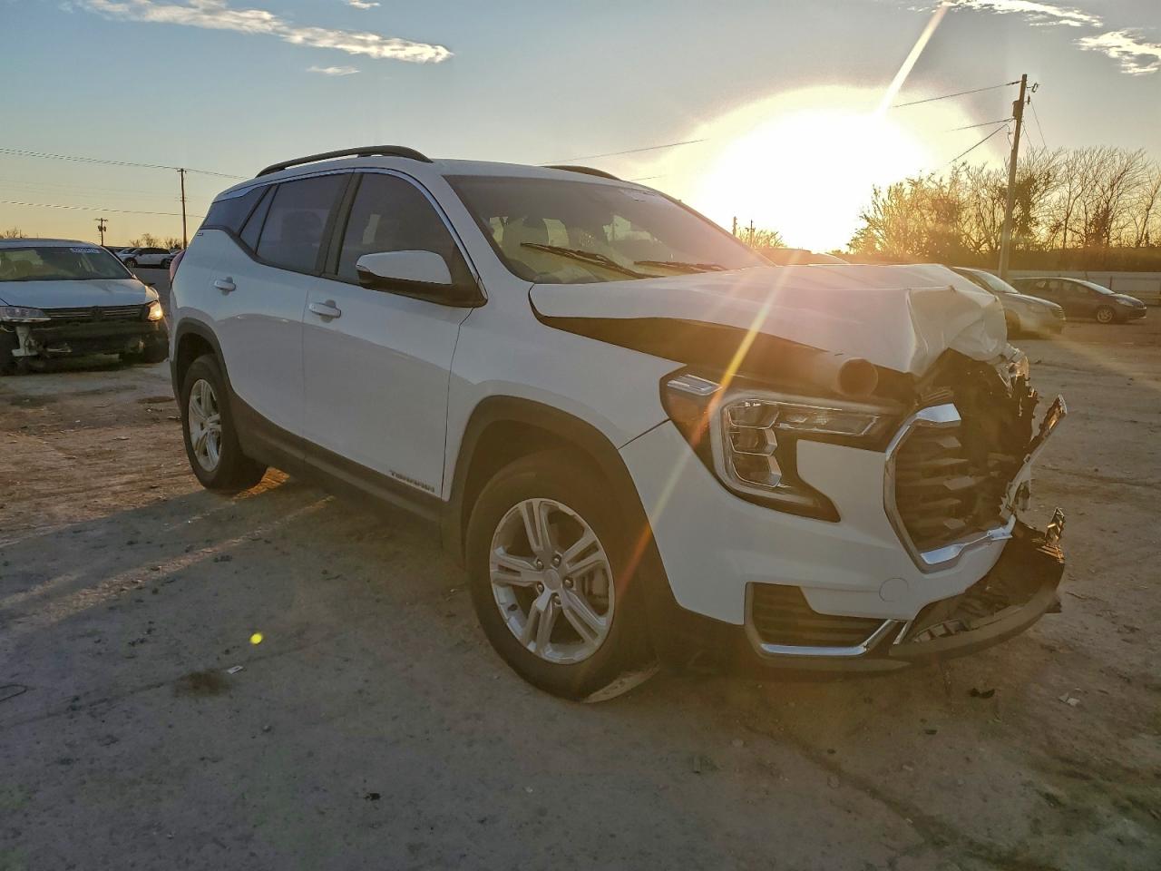 2024 GMC TERRAIN SLE photo 4