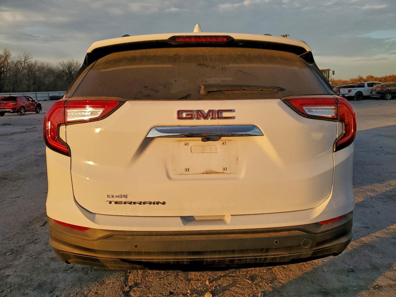 2024 GMC TERRAIN SLE photo 6