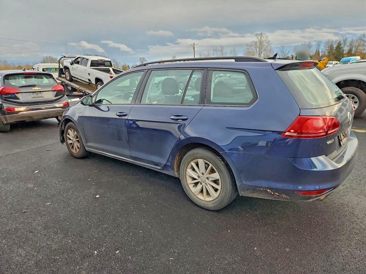 2017 VOLKSWAGEN GOLF SPORTWAGEN S photo 2