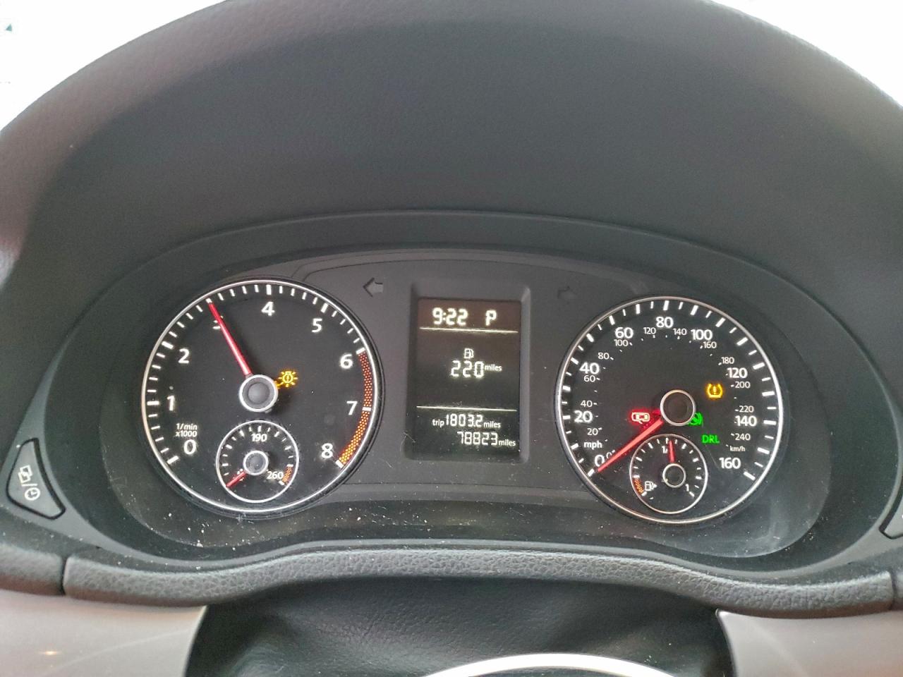 2015 VOLKSWAGEN PASSAT S photo 9