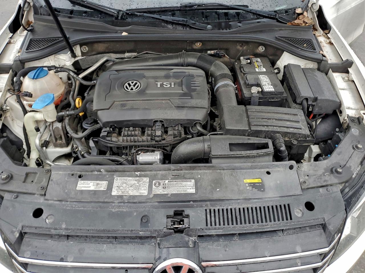 2015 VOLKSWAGEN PASSAT S photo 11