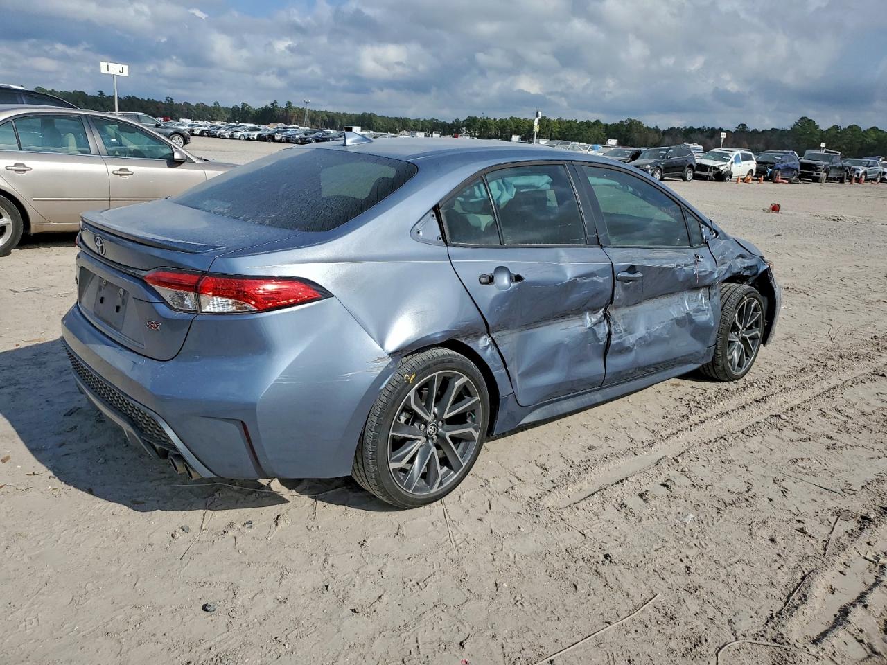 2022 TOYOTA COROLLA SE photo 3