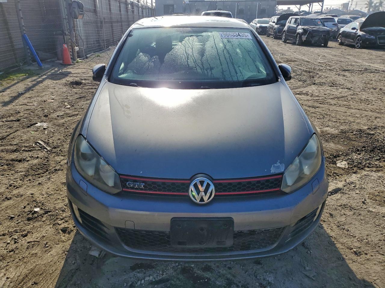 2011 VOLKSWAGEN GTI photo 5