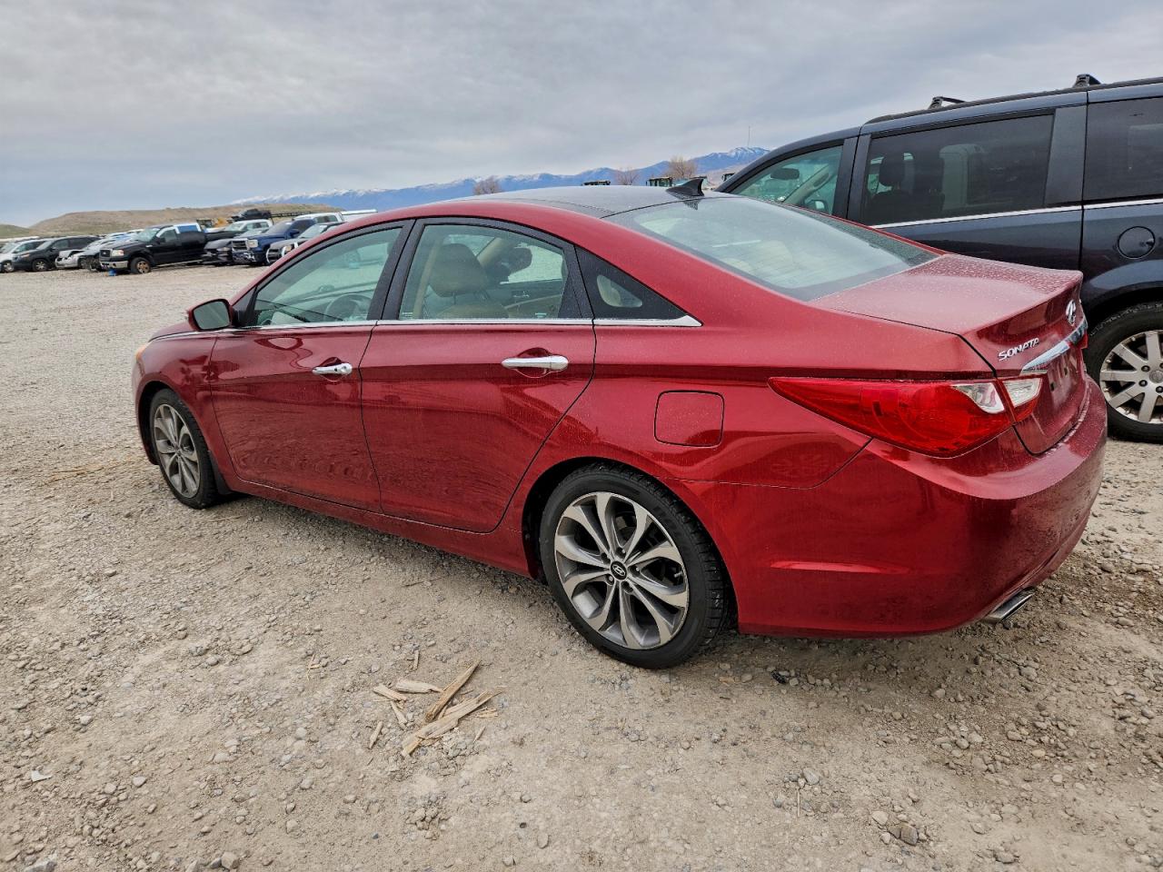 2013 HYUNDAI SONATA SE photo 2