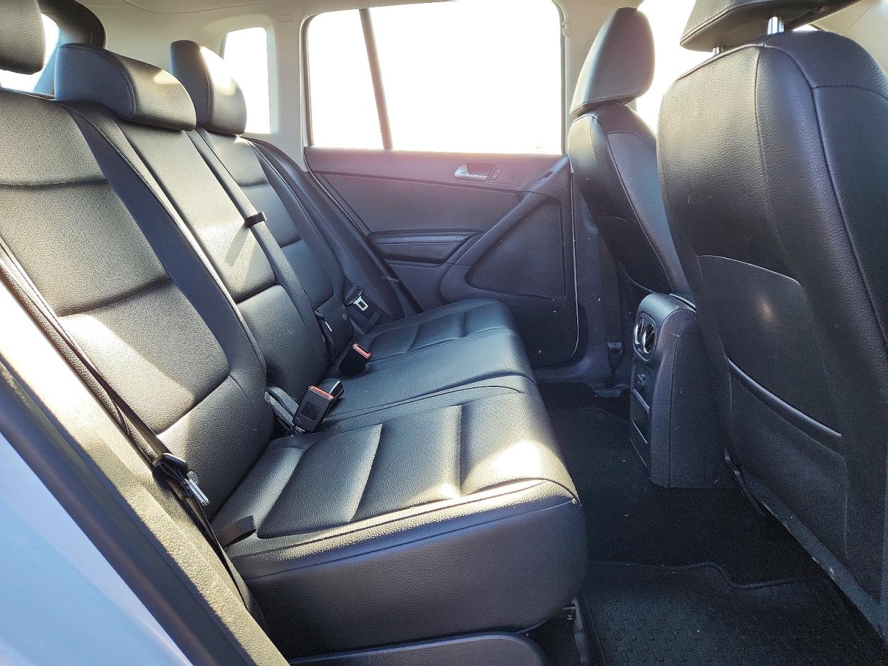 2016 VOLKSWAGEN TIGUAN S photo 11