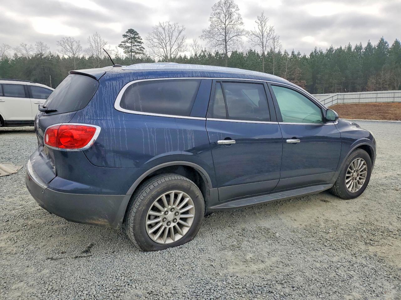 2011 BUICK ENCLAVE CXL photo 3