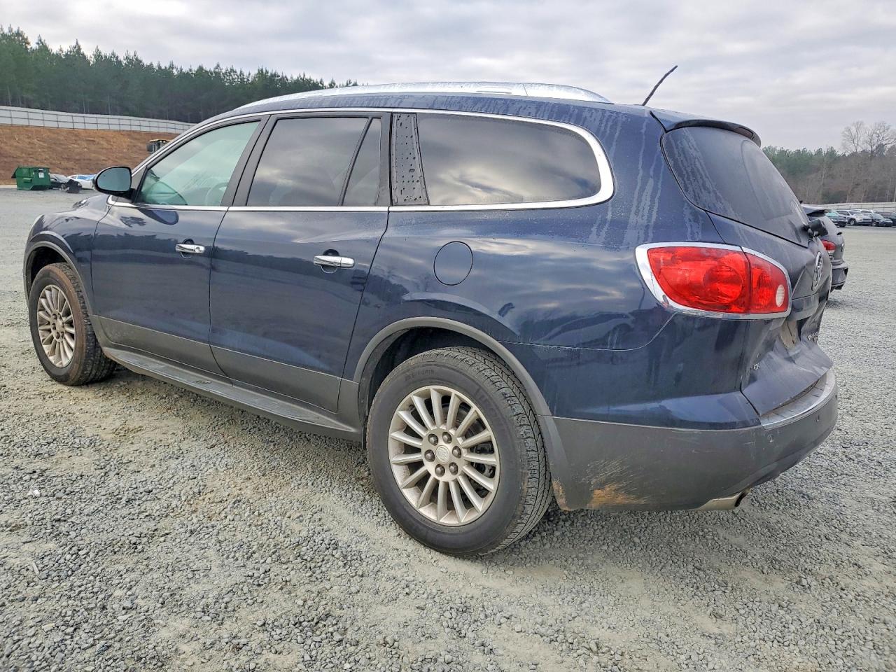 2011 BUICK ENCLAVE CXL photo 2