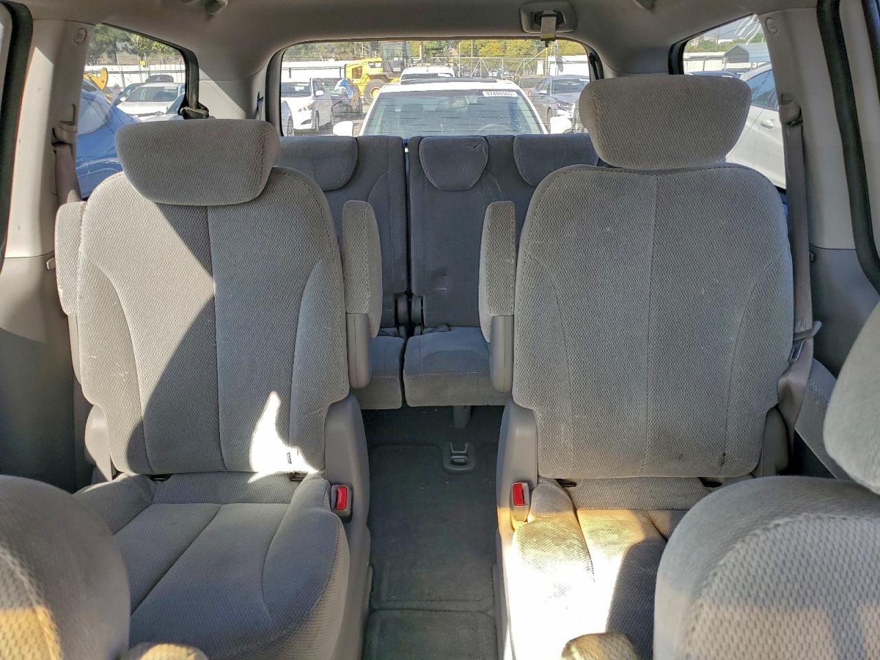 2008 KIA SEDONA EX photo 10