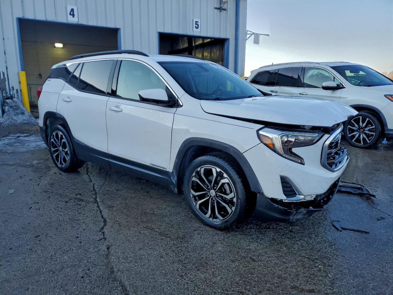 2019 GMC TERRAIN SLE photo 4