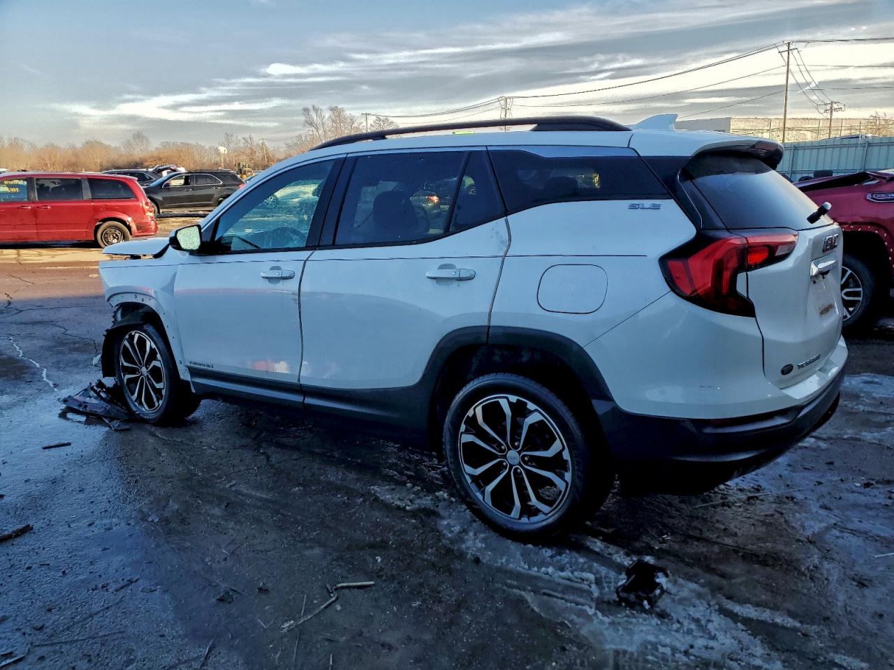 2019 GMC TERRAIN SLE photo 2