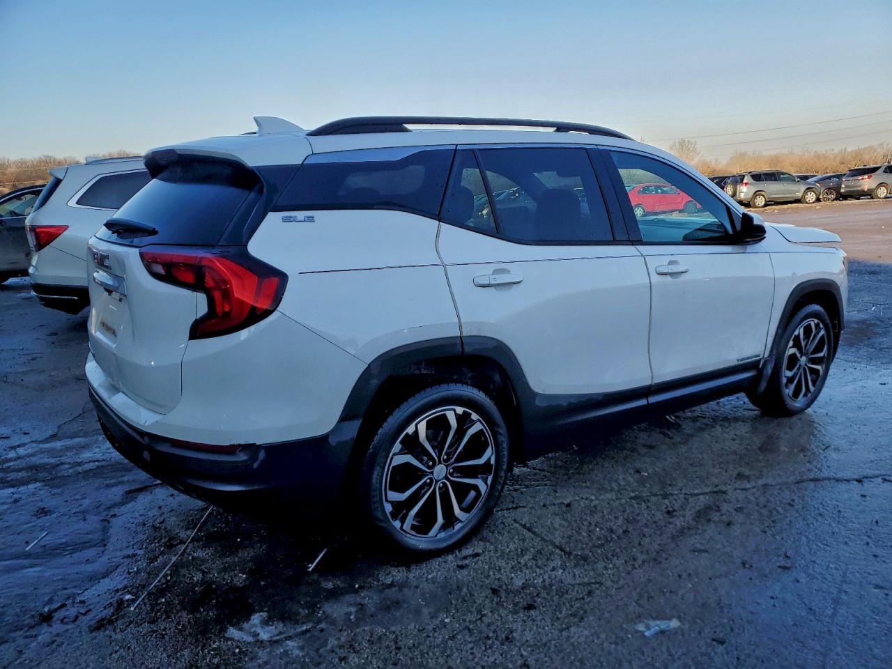 2019 GMC TERRAIN SLE photo 3