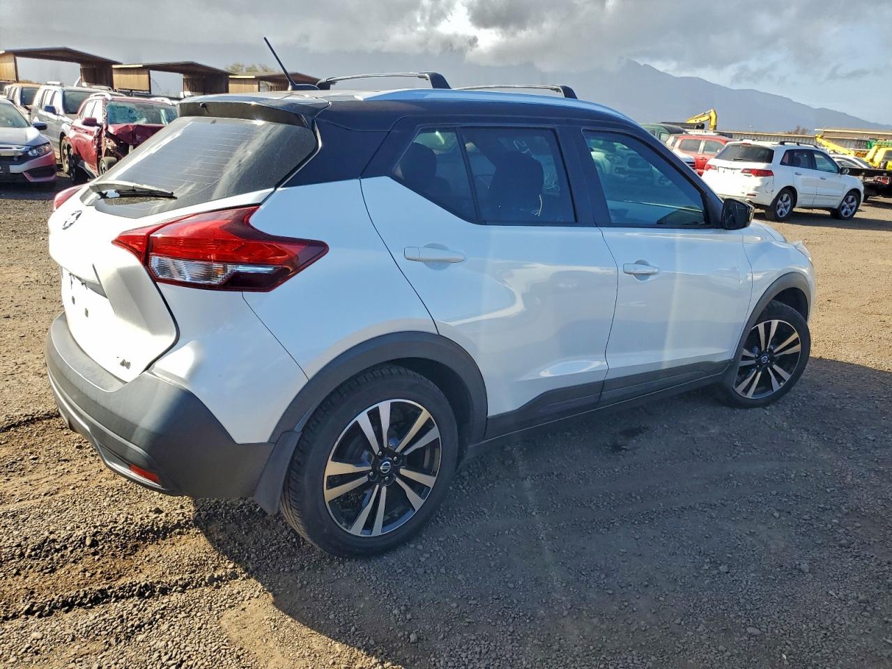 2019 NISSAN KICKS S photo 3
