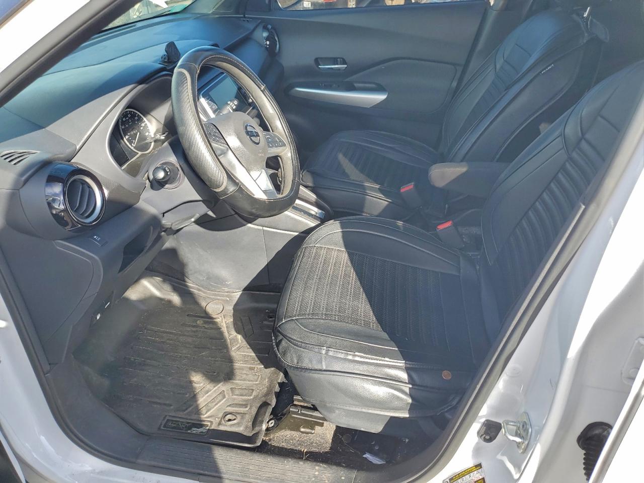 2019 NISSAN KICKS S photo 7
