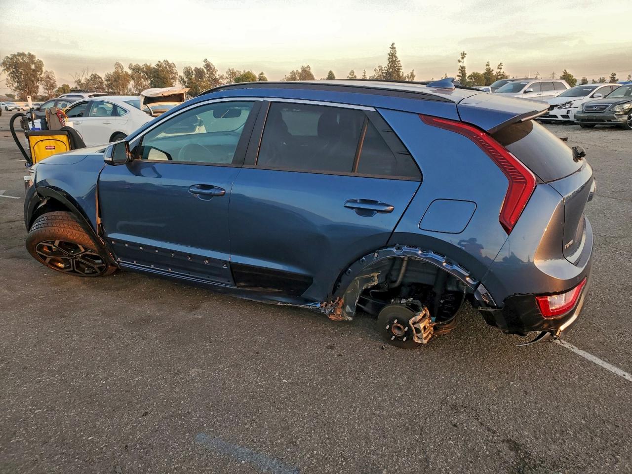 2024 KIA NIRO EX photo 2