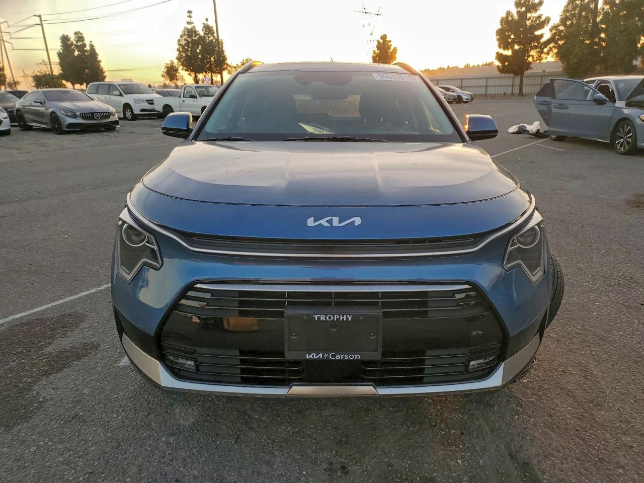 2024 KIA NIRO EX photo 5