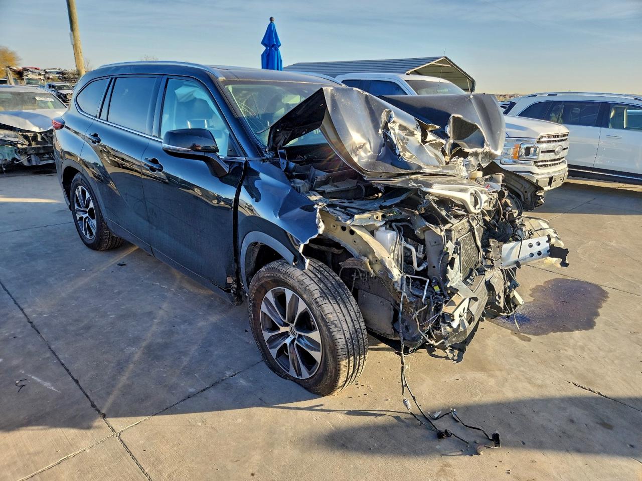 2020 TOYOTA HIGHLANDER XLE photo 4