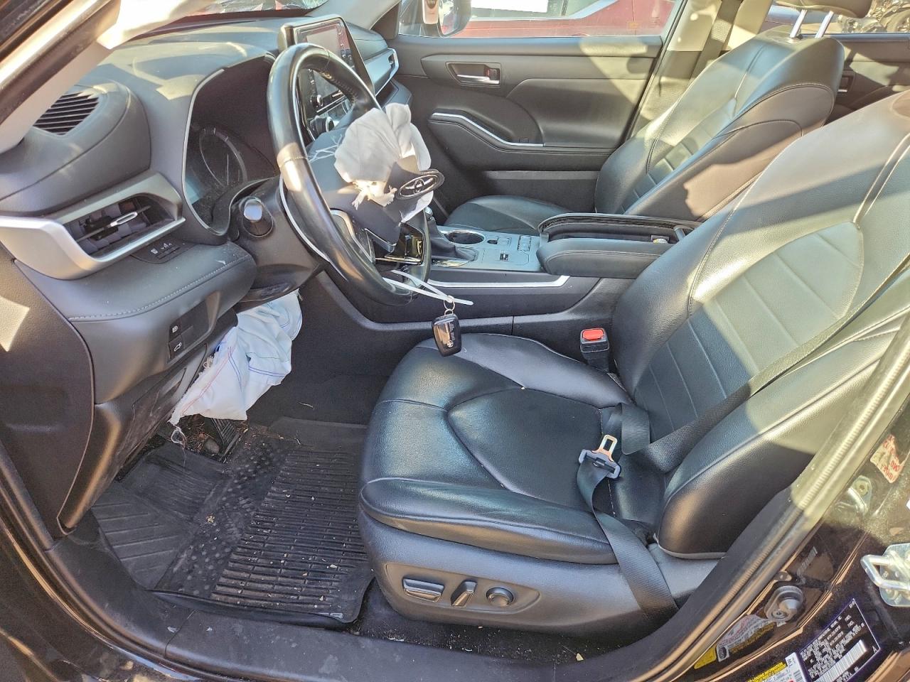 2020 TOYOTA HIGHLANDER XLE photo 7
