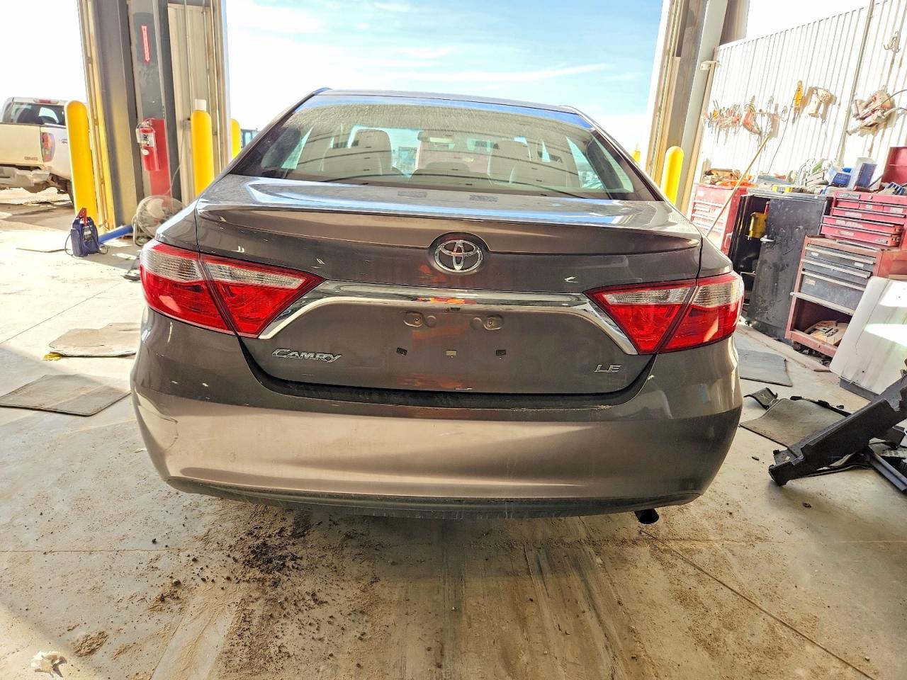 2016 TOYOTA CAMRY LE photo 6