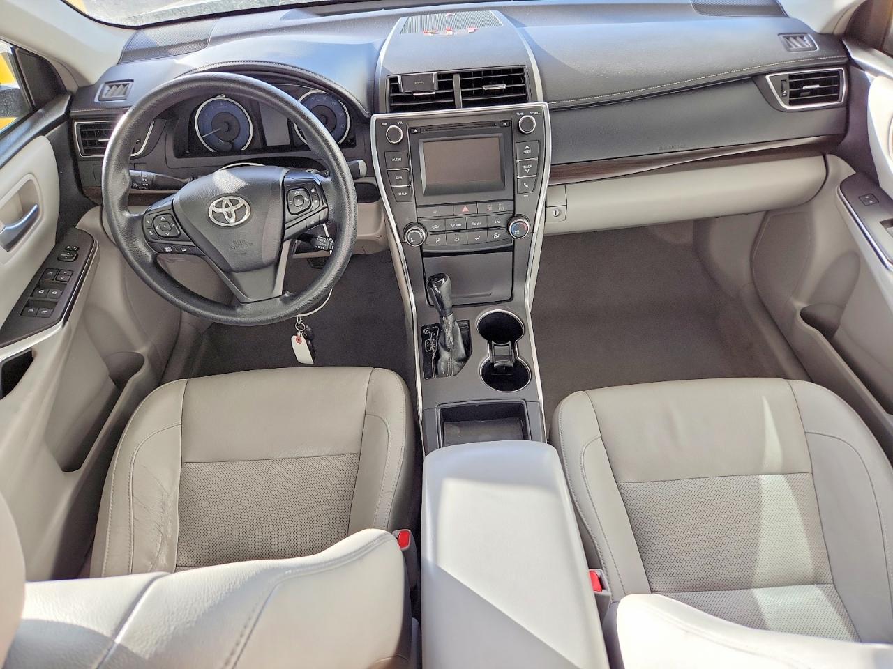 2016 TOYOTA CAMRY LE photo 8
