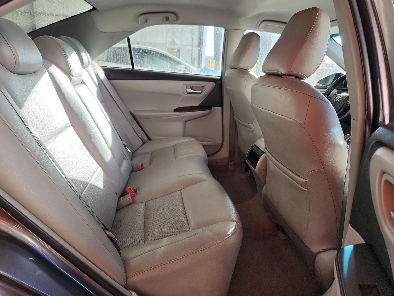 2016 TOYOTA CAMRY LE photo 10