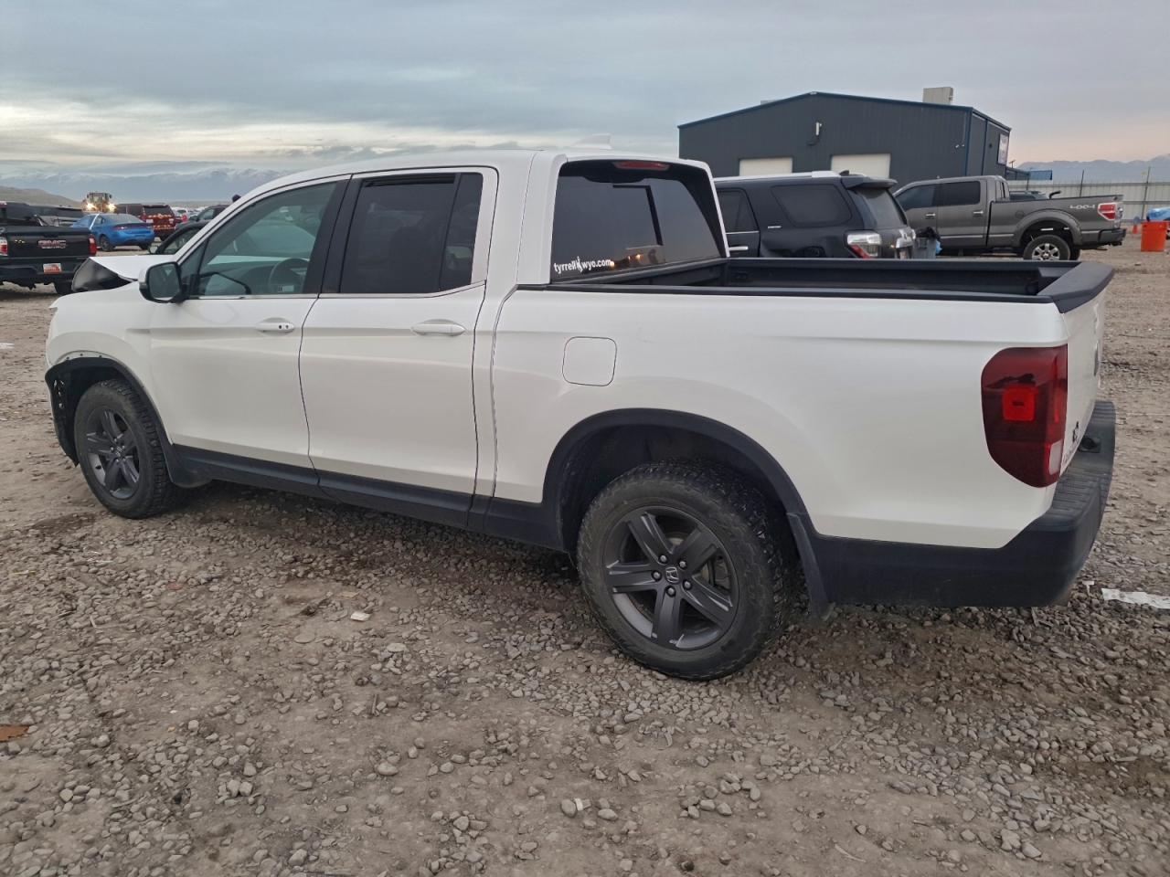 2021 HONDA RIDGELINE RTL photo 2