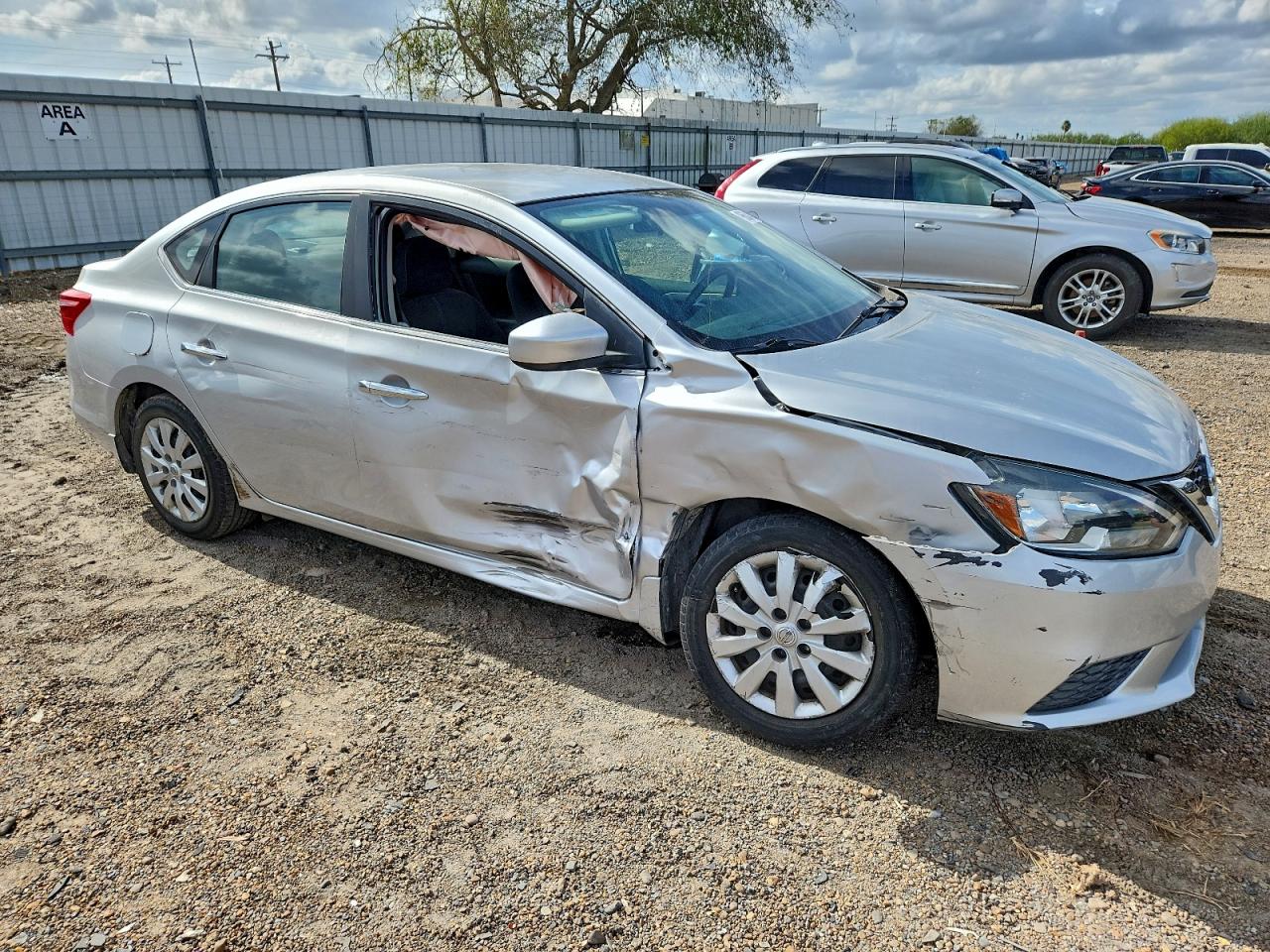 2016 NISSAN SENTRA S photo 4