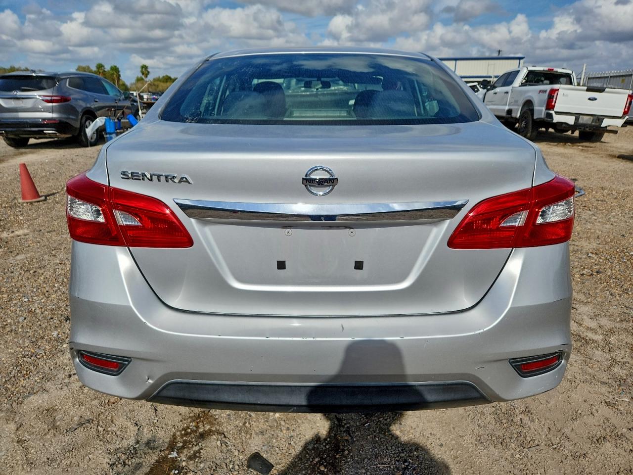 2016 NISSAN SENTRA S photo 6