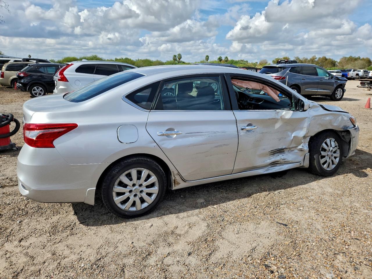 2016 NISSAN SENTRA S photo 3