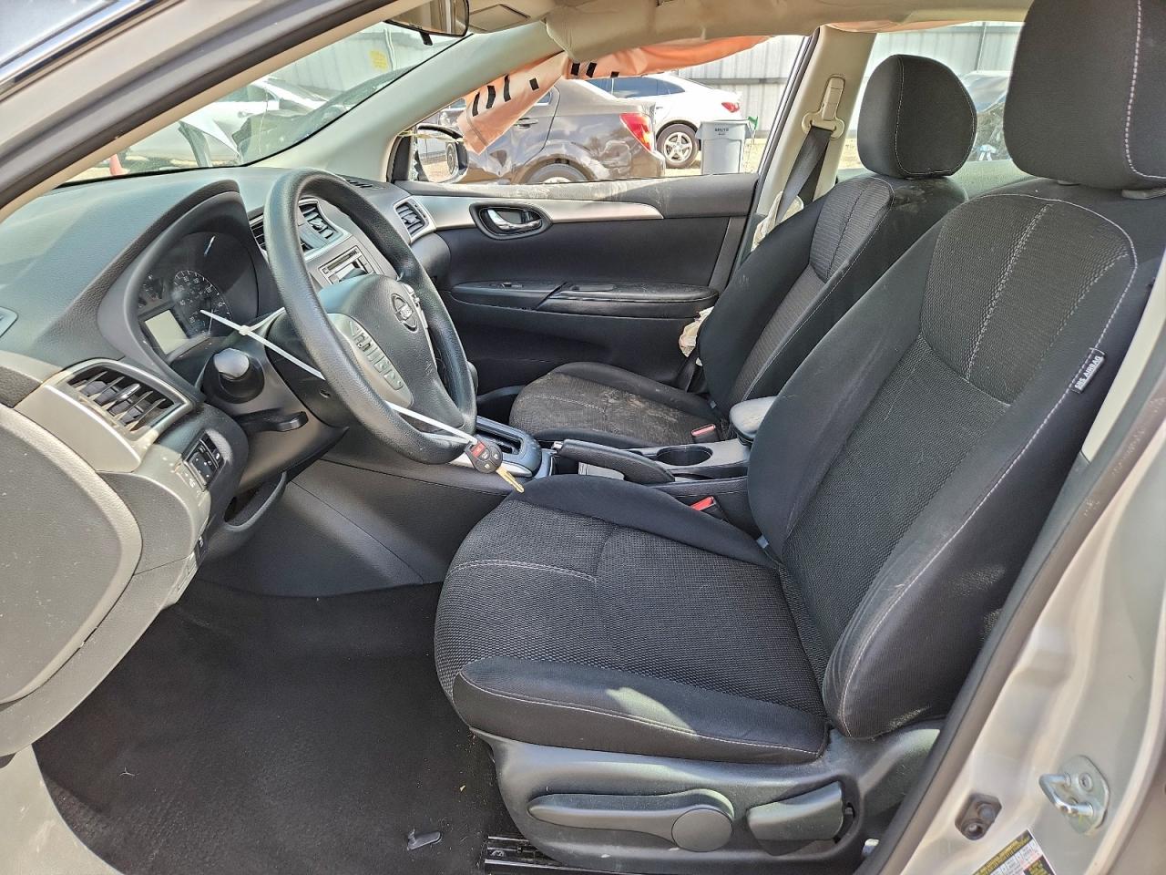2016 NISSAN SENTRA S photo 7