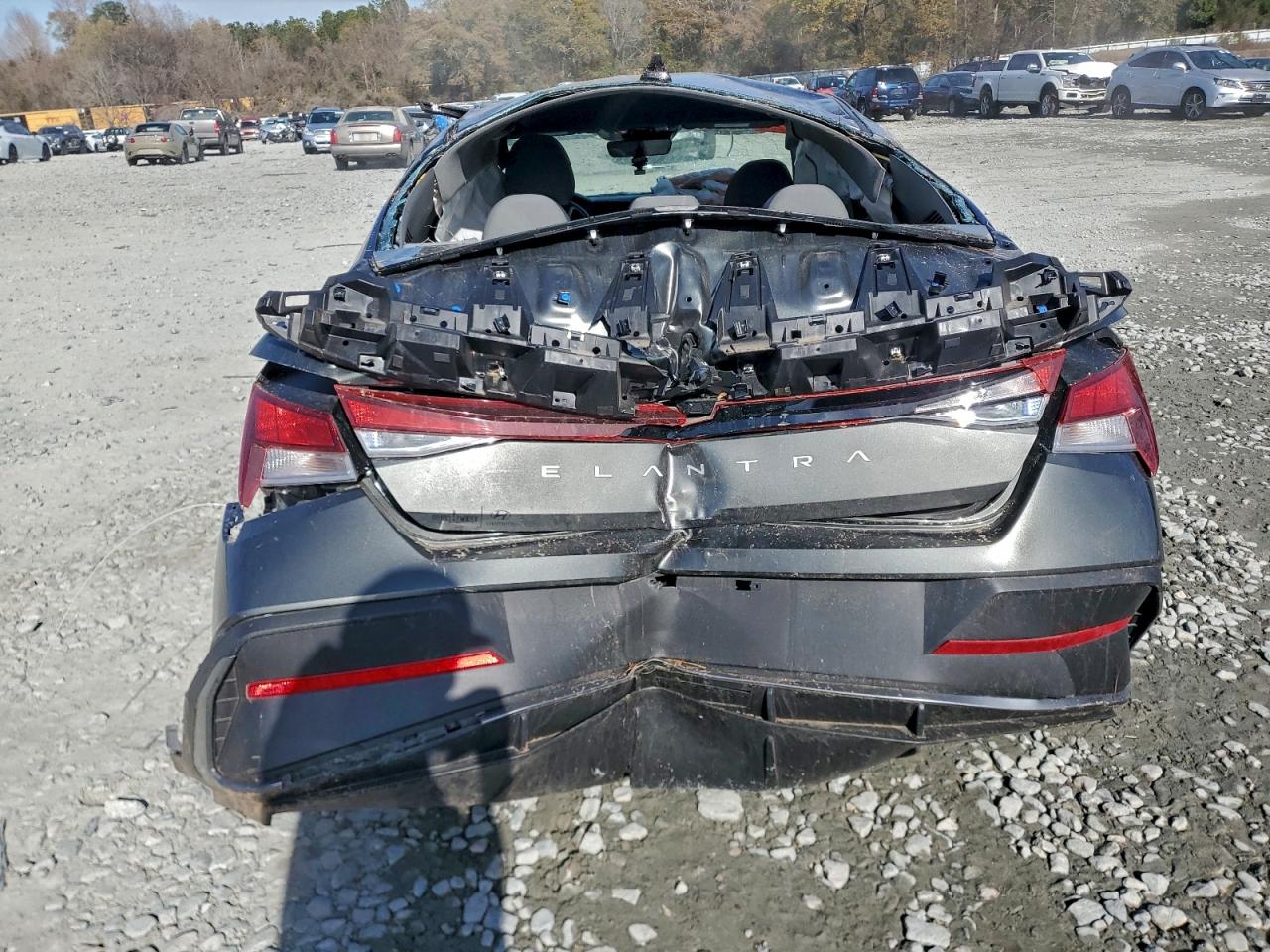 2025 HYUNDAI ELANTRA SEL SPORT photo 6