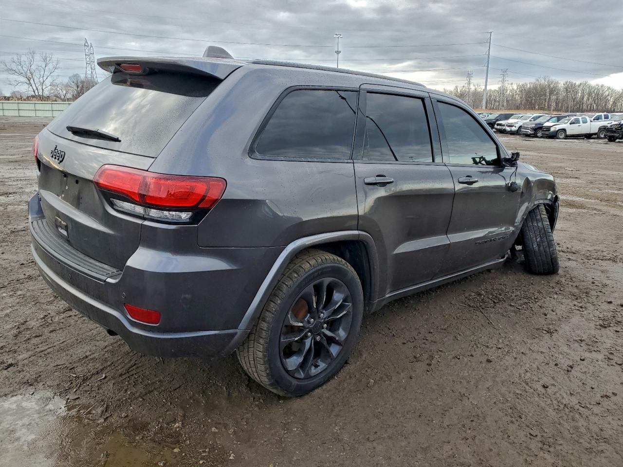 2019 JEEP GRAND CHEROKEE LAREDO photo 3