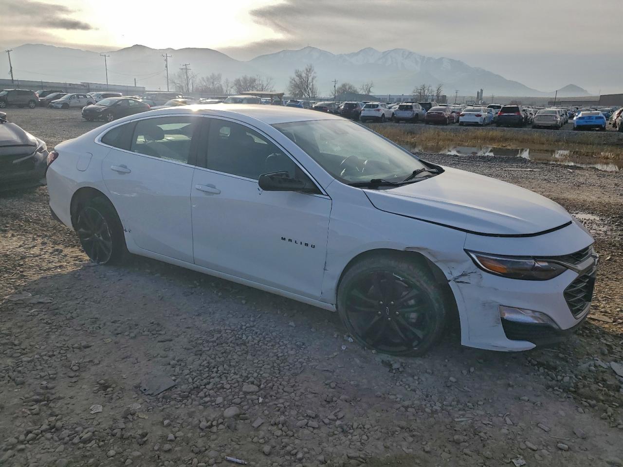 2021 CHEVROLET MALIBU LT photo 4