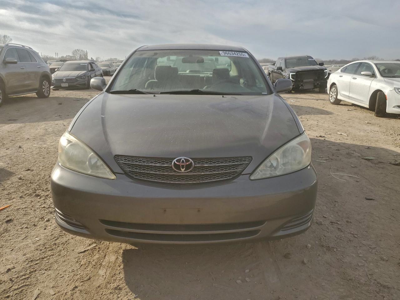 2004 TOYOTA CAMRY LE photo 5