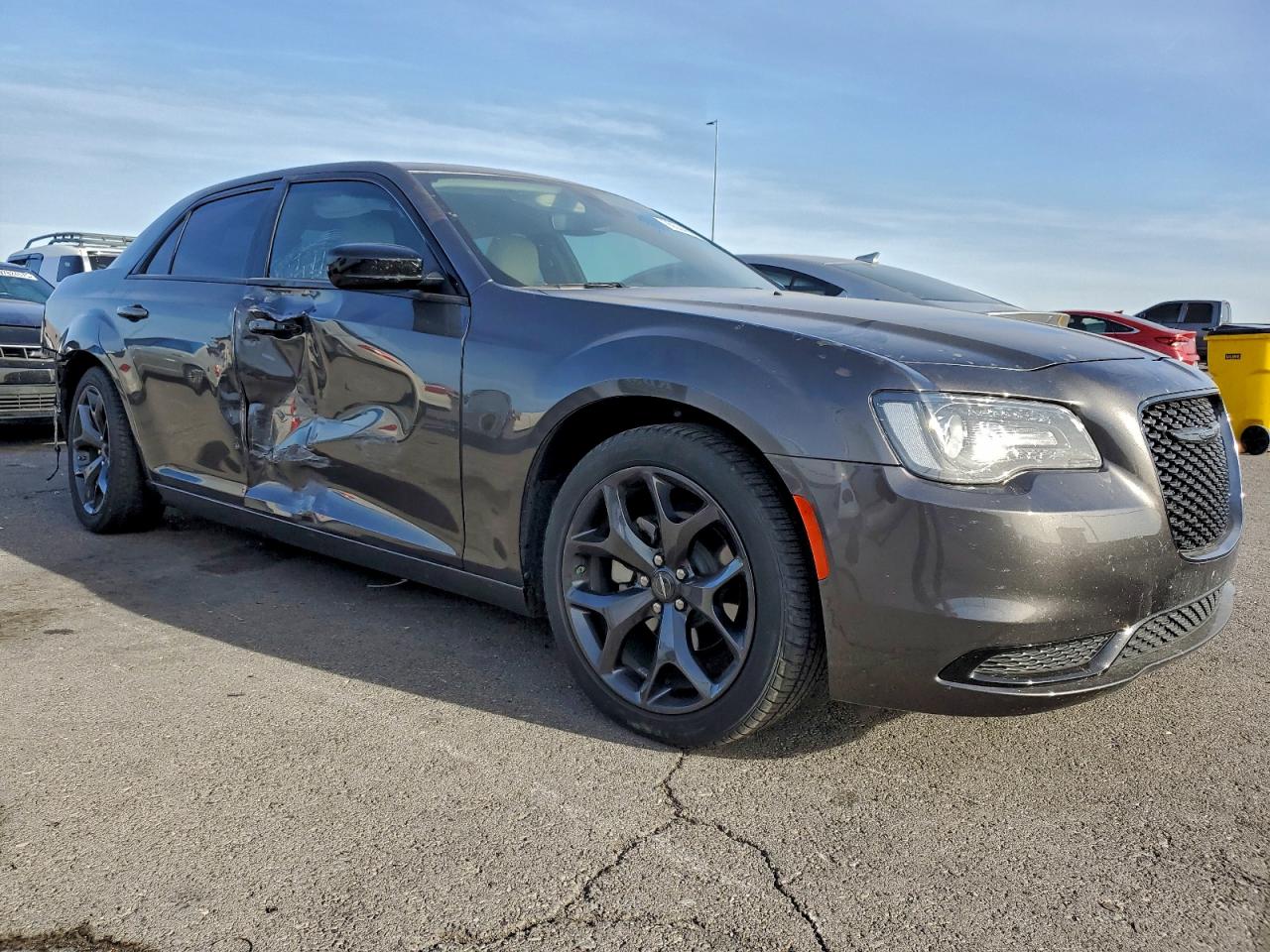 2023 CHRYSLER 300 TOURING photo 4
