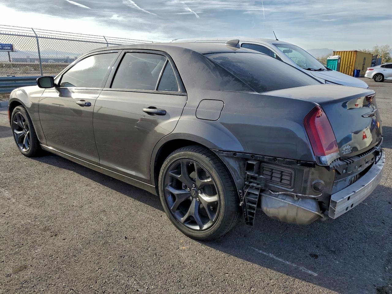 2023 CHRYSLER 300 TOURING photo 2