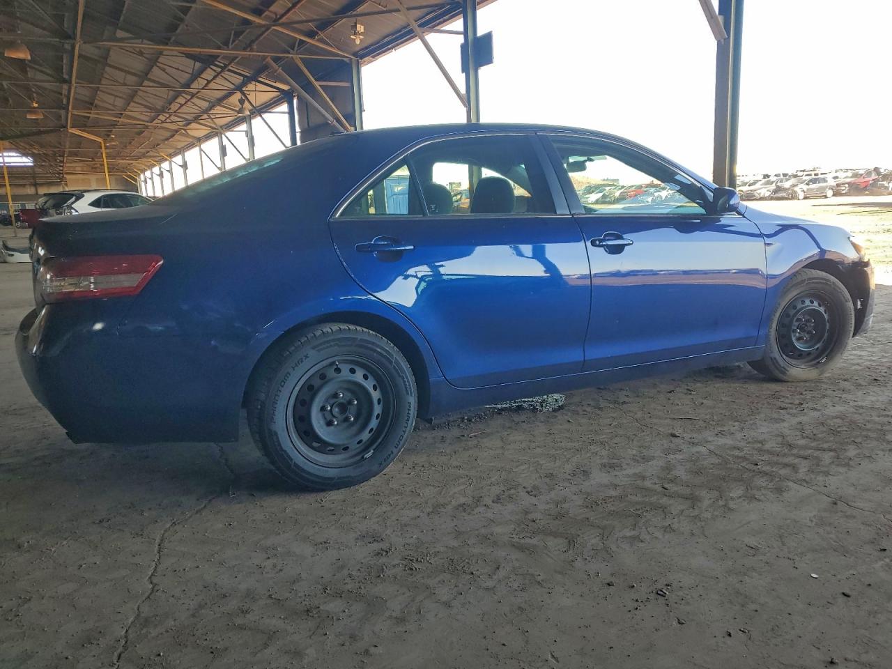2011 TOYOTA CAMRY BASE photo 3