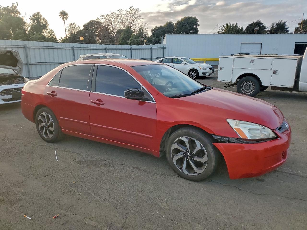 2004 HONDA ACCORD LX photo 4