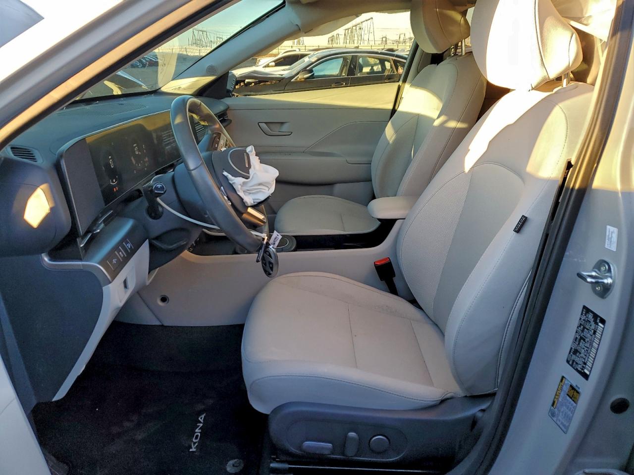 2024 HYUNDAI KONA SEL photo 7