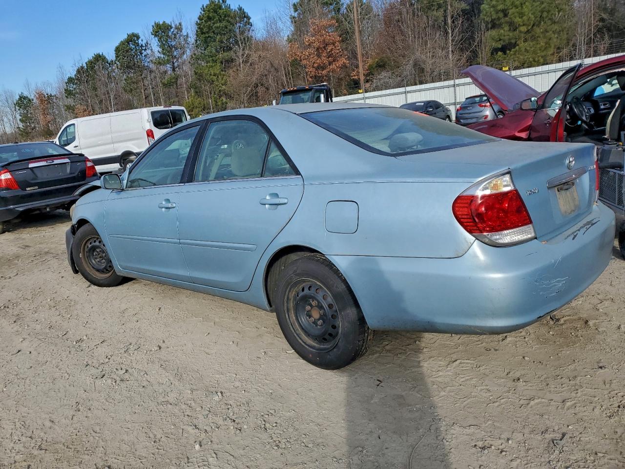 2005 TOYOTA CAMRY LE photo 2