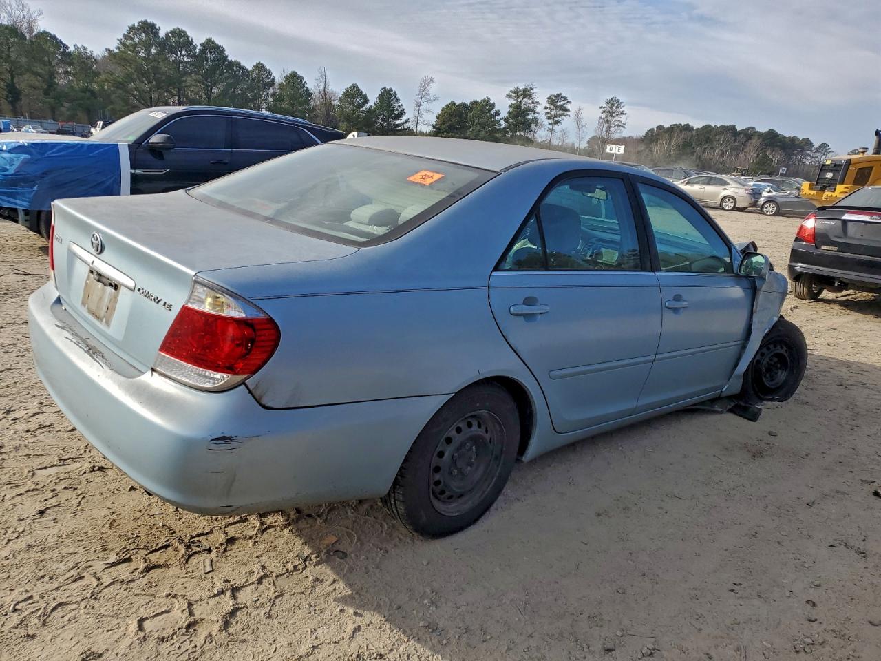 2005 TOYOTA CAMRY LE photo 3
