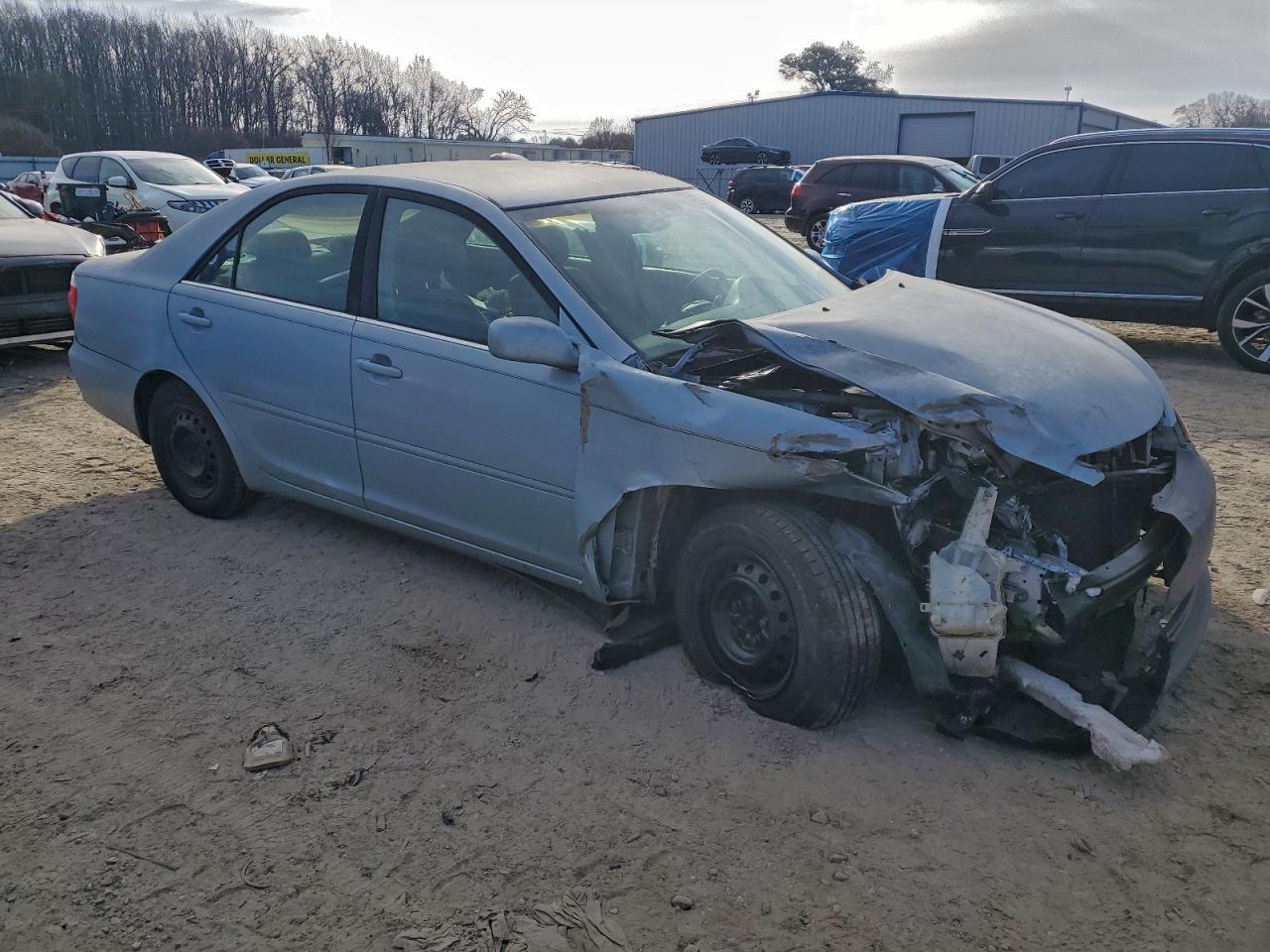 2005 TOYOTA CAMRY LE photo 4