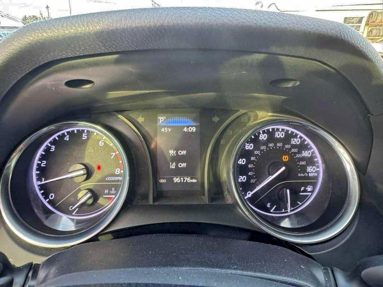 2020 TOYOTA CAMRY SE photo 8