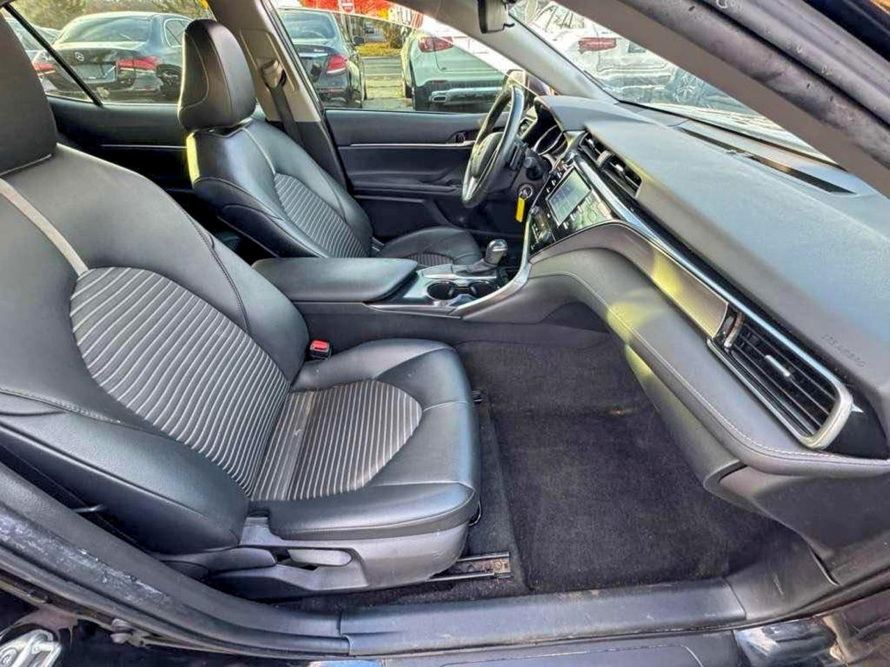 2020 TOYOTA CAMRY SE photo 5