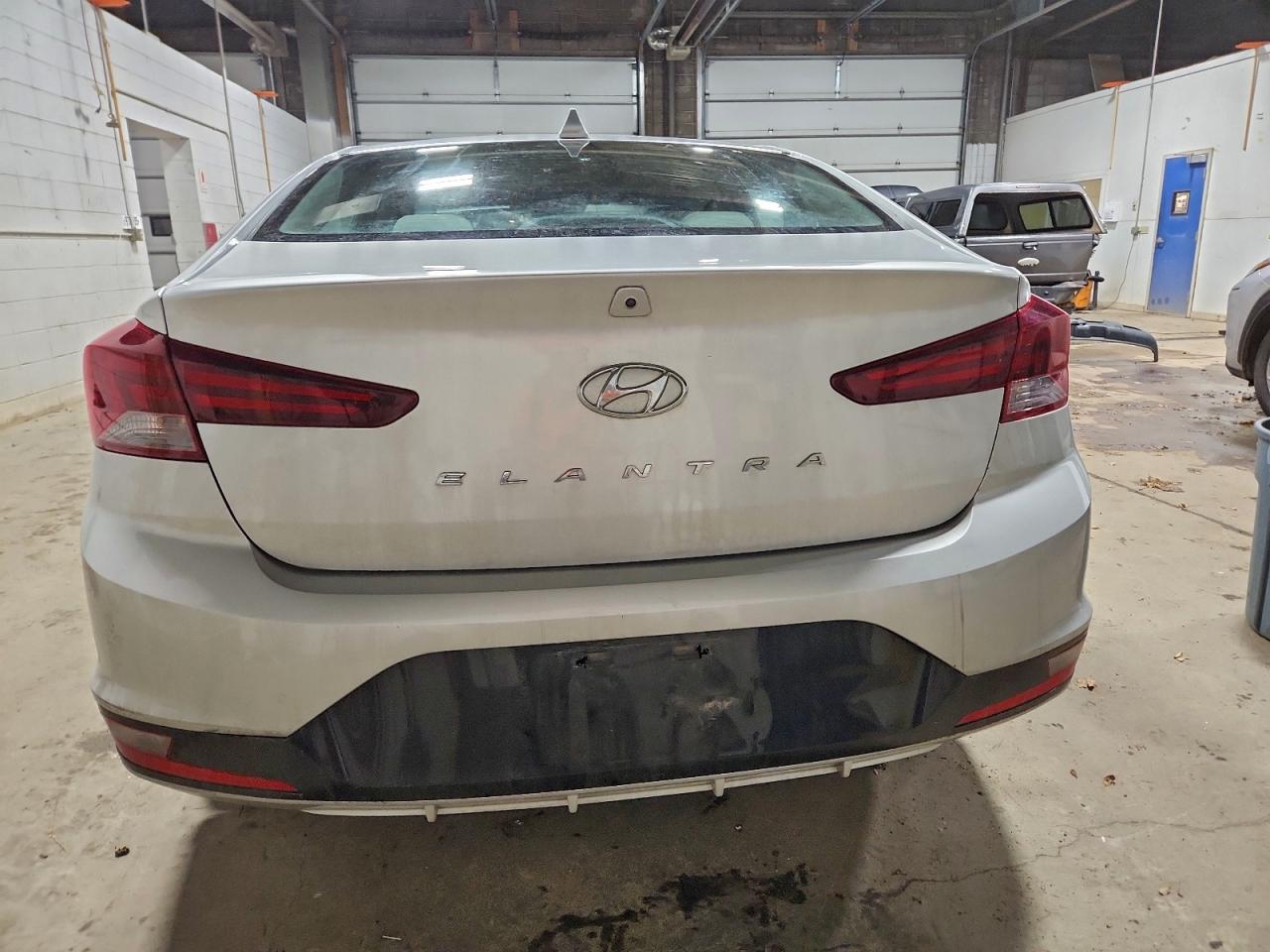 2020 HYUNDAI ELANTRA SEL photo 6
