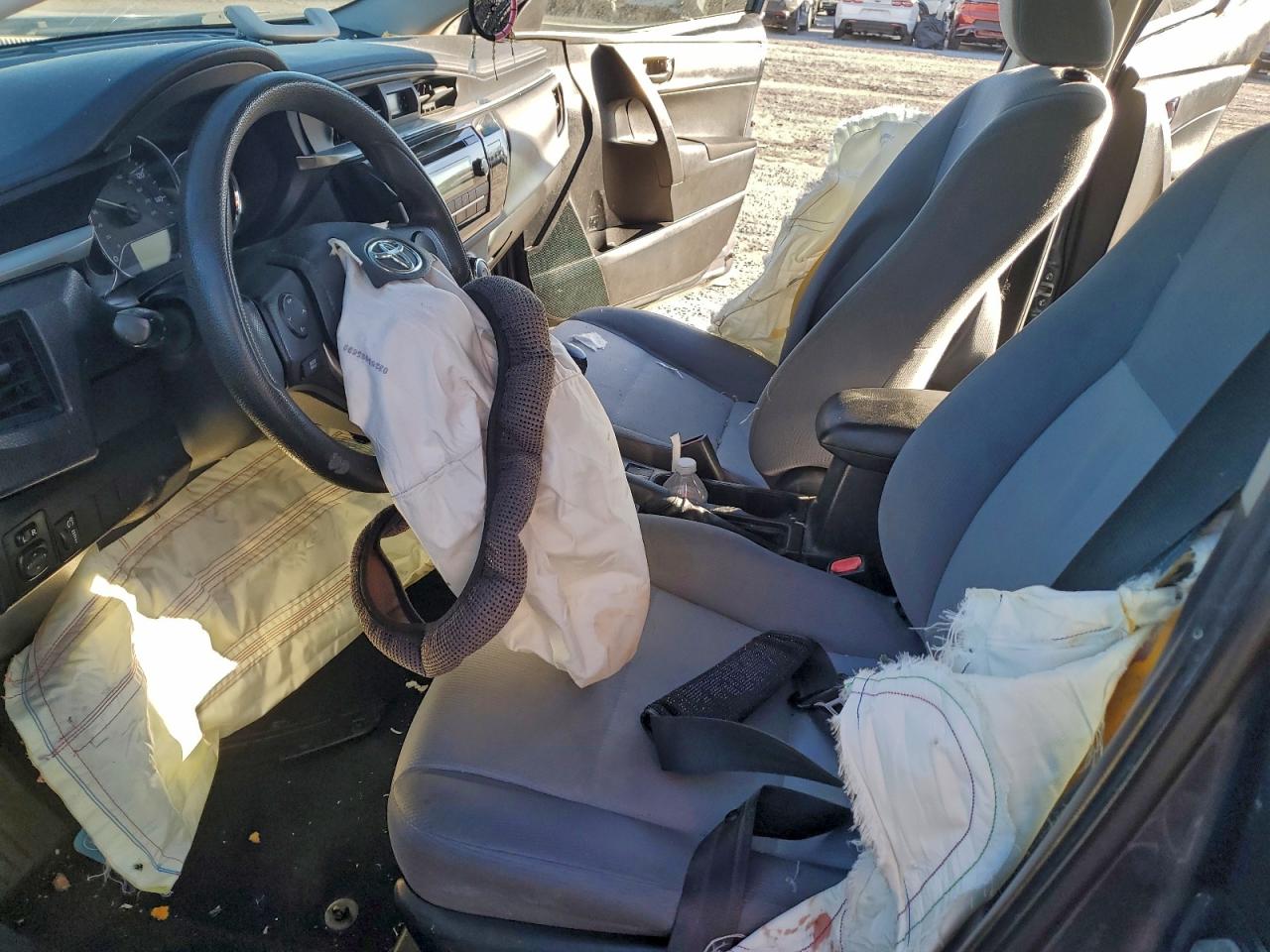 2015 TOYOTA COROLLA L photo 7
