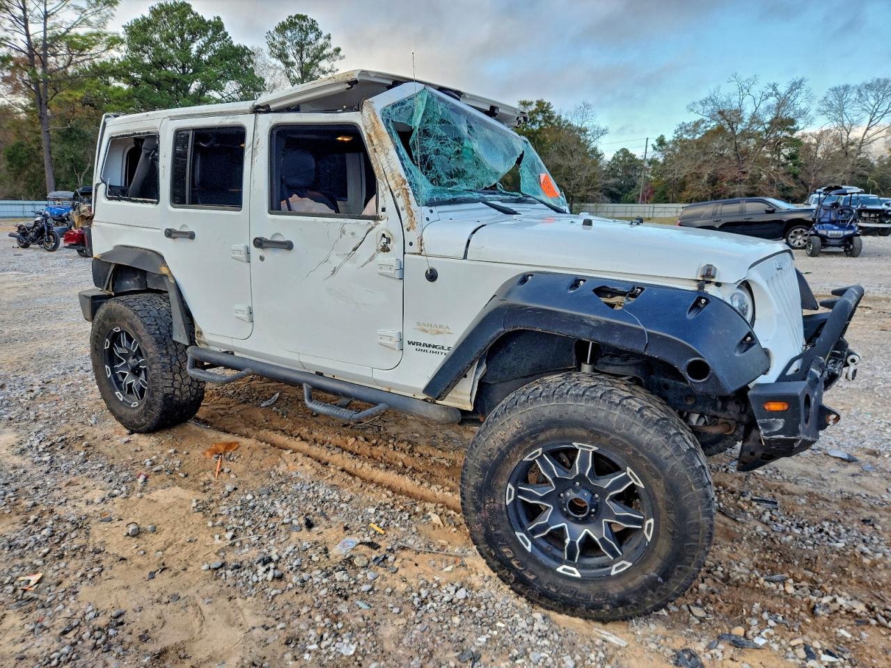 2013 JEEP WRANGLER UNLIMITED SAHARA photo 4