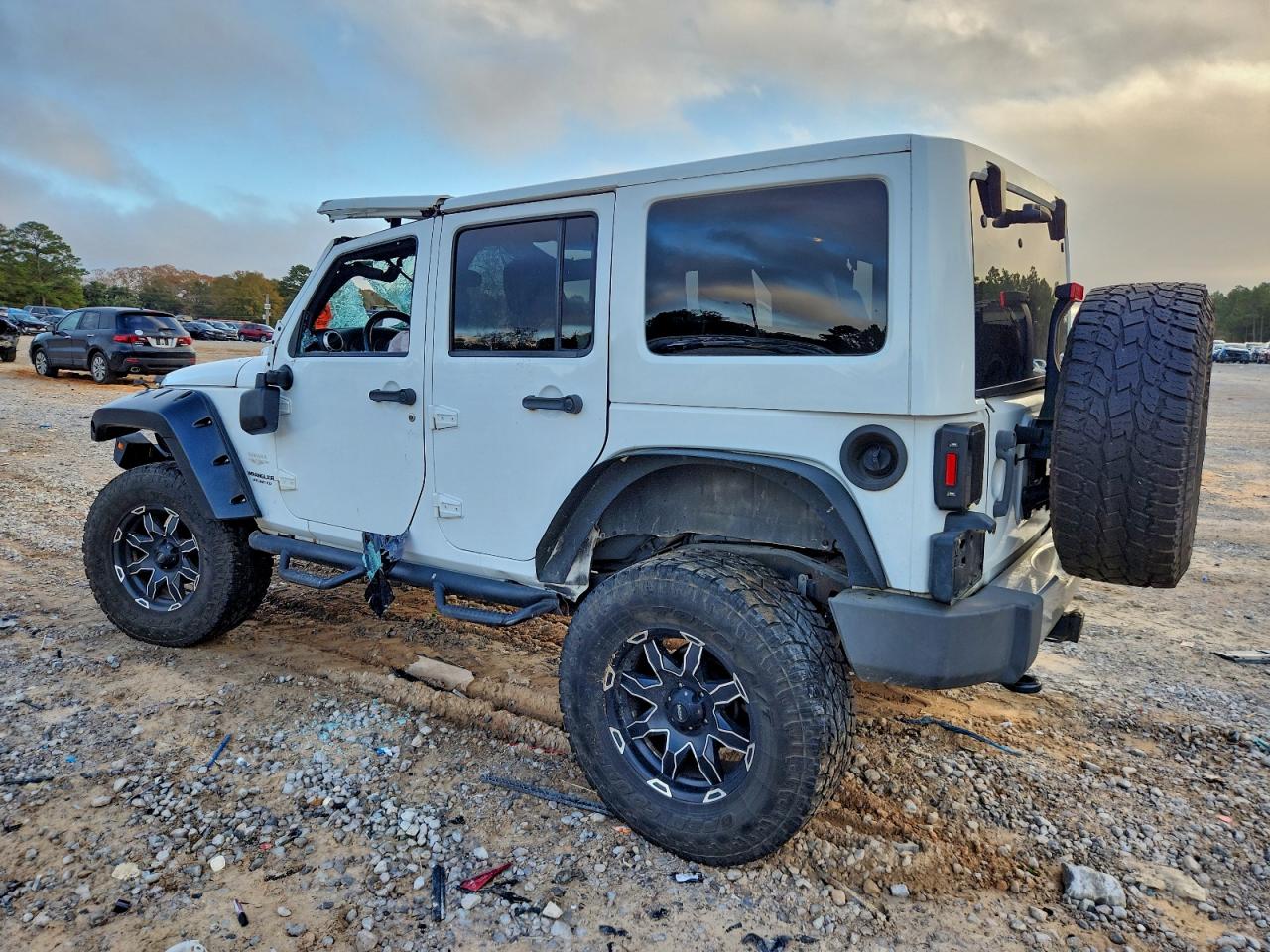 2013 JEEP WRANGLER UNLIMITED SAHARA photo 2